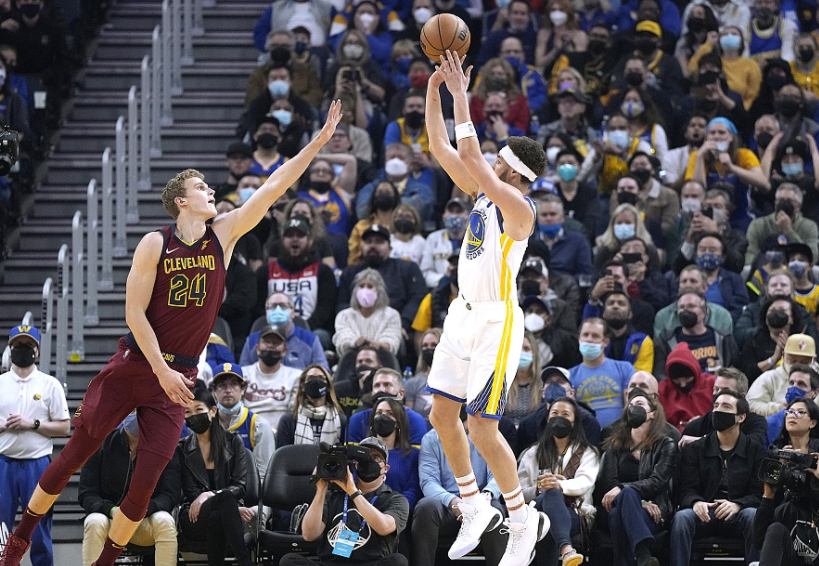 星空体育-关于从里程碑夜多伦多猛龙迎来里程碑到夏洛特黄蜂回应争议备战社区盾，浙江稠州关键时刻战术微调的信息